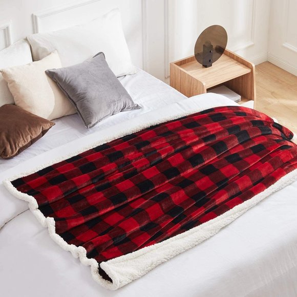 New Sherpa Red and Black Buffalo Plaid Christmas Throw Blanket, Fluffy Soft Cozy - Picture 4 of 10